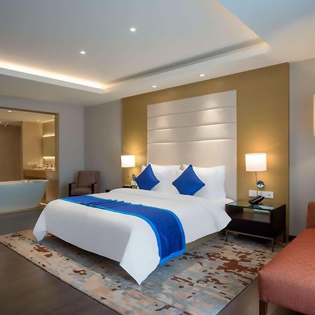 Feathers- A Radha Hotel, Chennai Exterior photo
