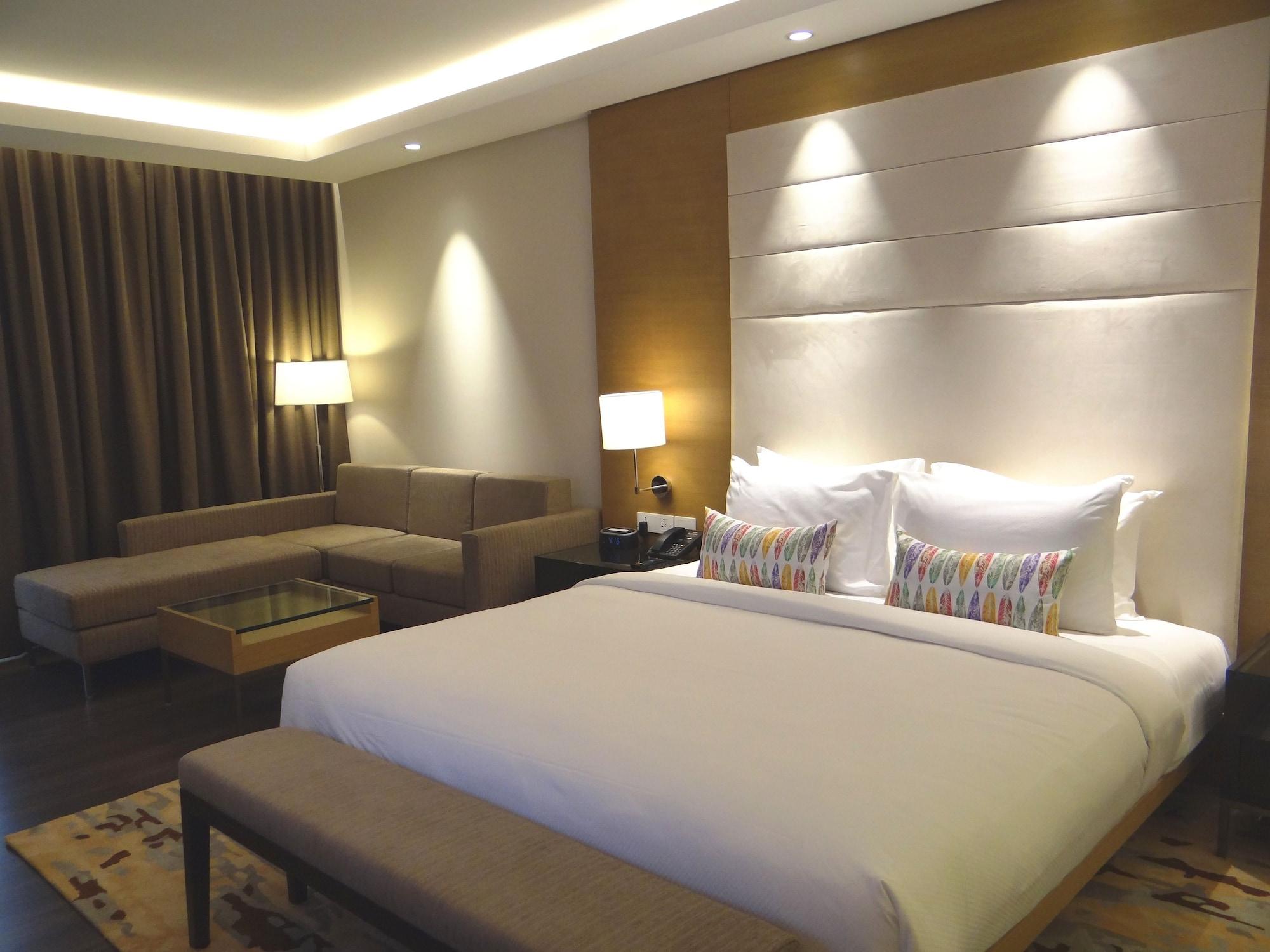 Feathers- A Radha Hotel, Chennai Exterior photo