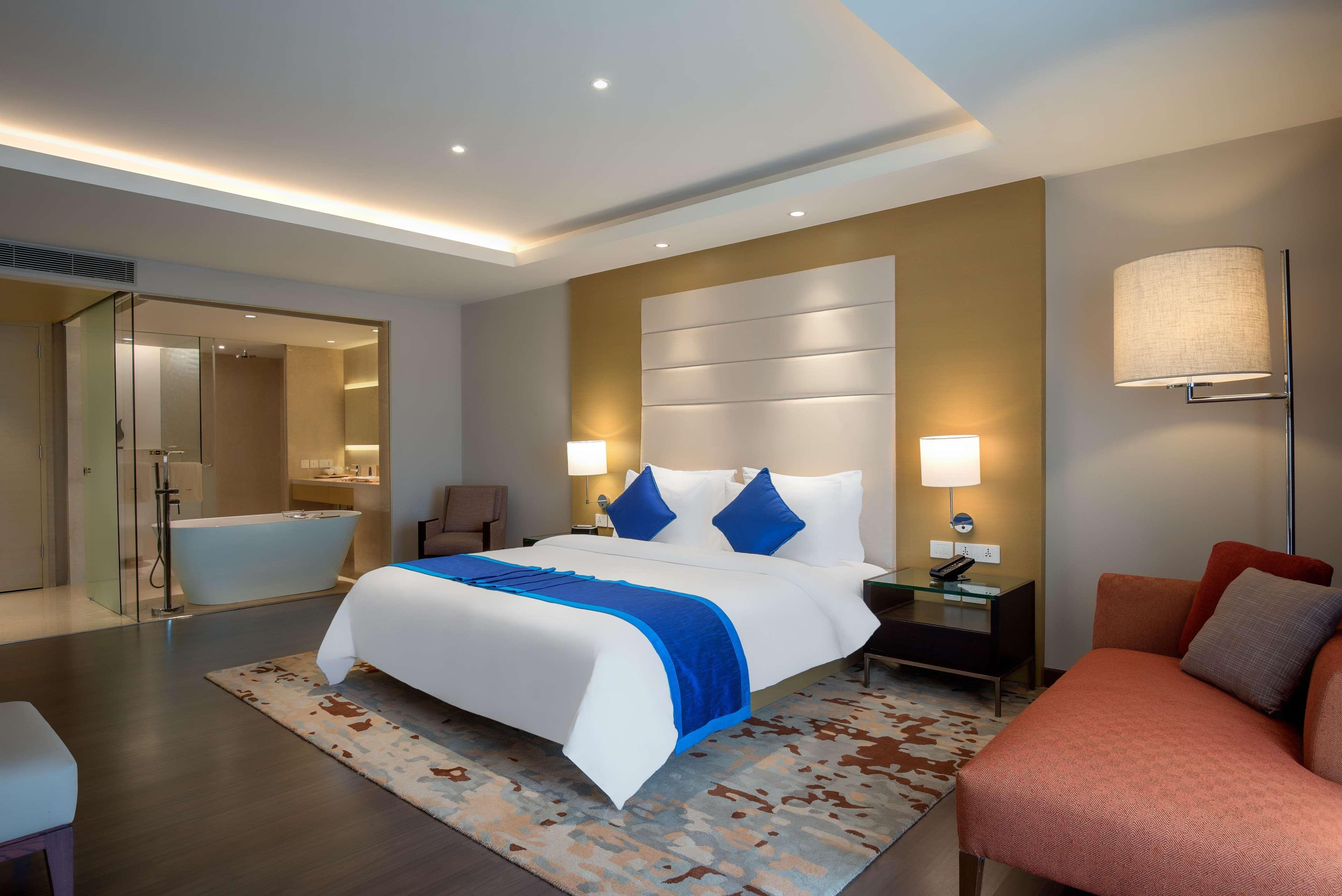 Feathers- A Radha Hotel, Chennai Exterior photo