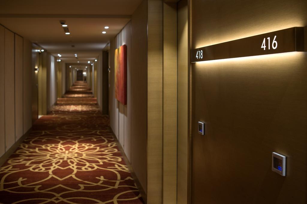 Feathers- A Radha Hotel, Chennai Exterior photo