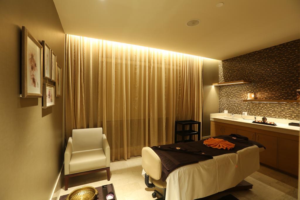 Feathers- A Radha Hotel, Chennai Exterior photo